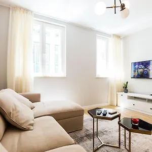 Karla's Exclusive Apartment